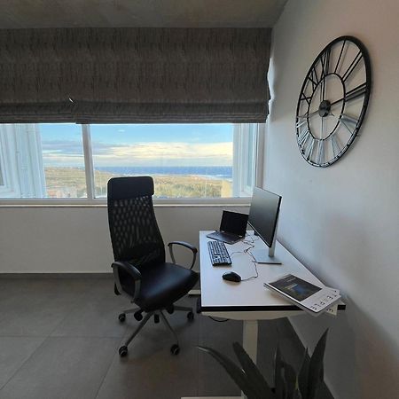 Апартаменты Seaside Luxury In Pembroke St Julians Экстерьер фото